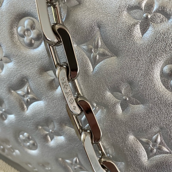 🦄 Silver Louis Vuitton Coussin PM - Picture 13 of 15